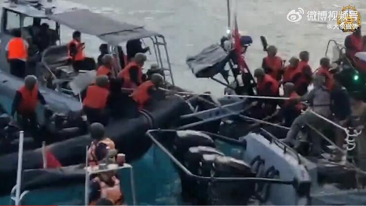 菲方向中国海警泼洒不明液体
